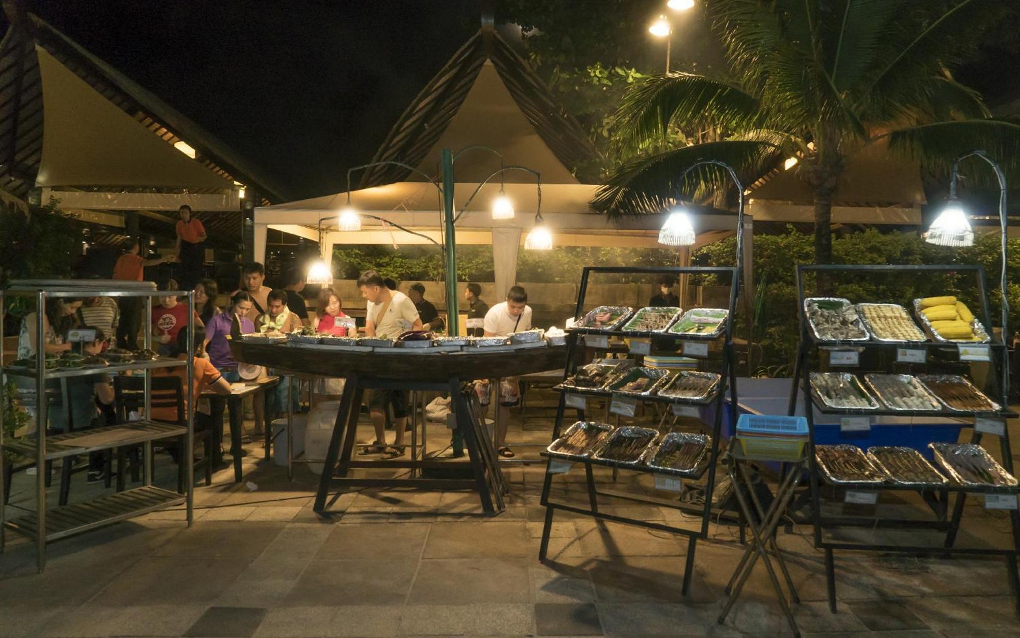 Blue Bay Resort - Access To Pool And Beach-Phuket & Krabi Ko Yao Exterior foto A restaurant in Batam