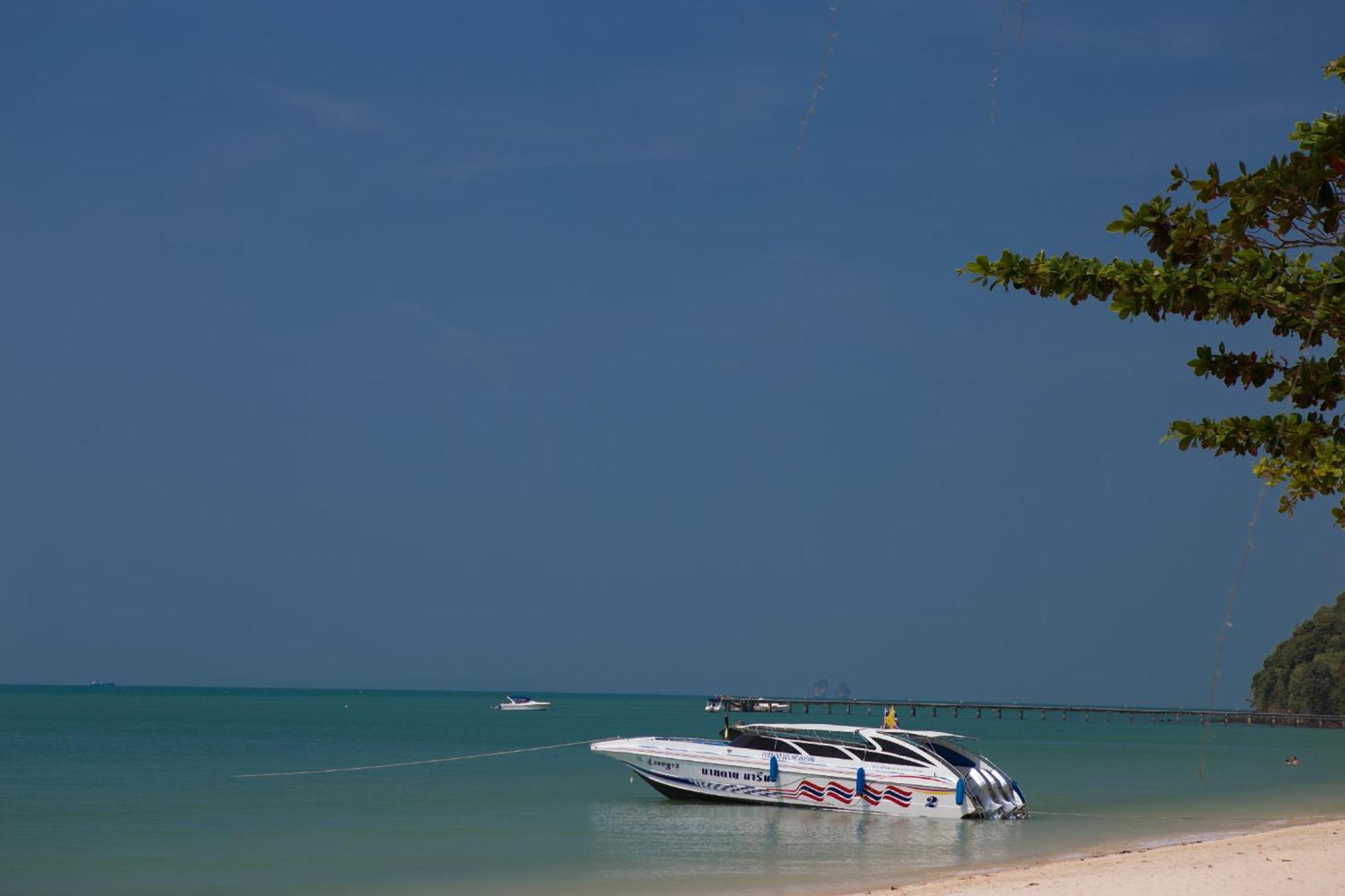 Blue Bay Resort - Access To Pool And Beach-Phuket & Krabi Ko Yao Exterior foto Hua Hin beach