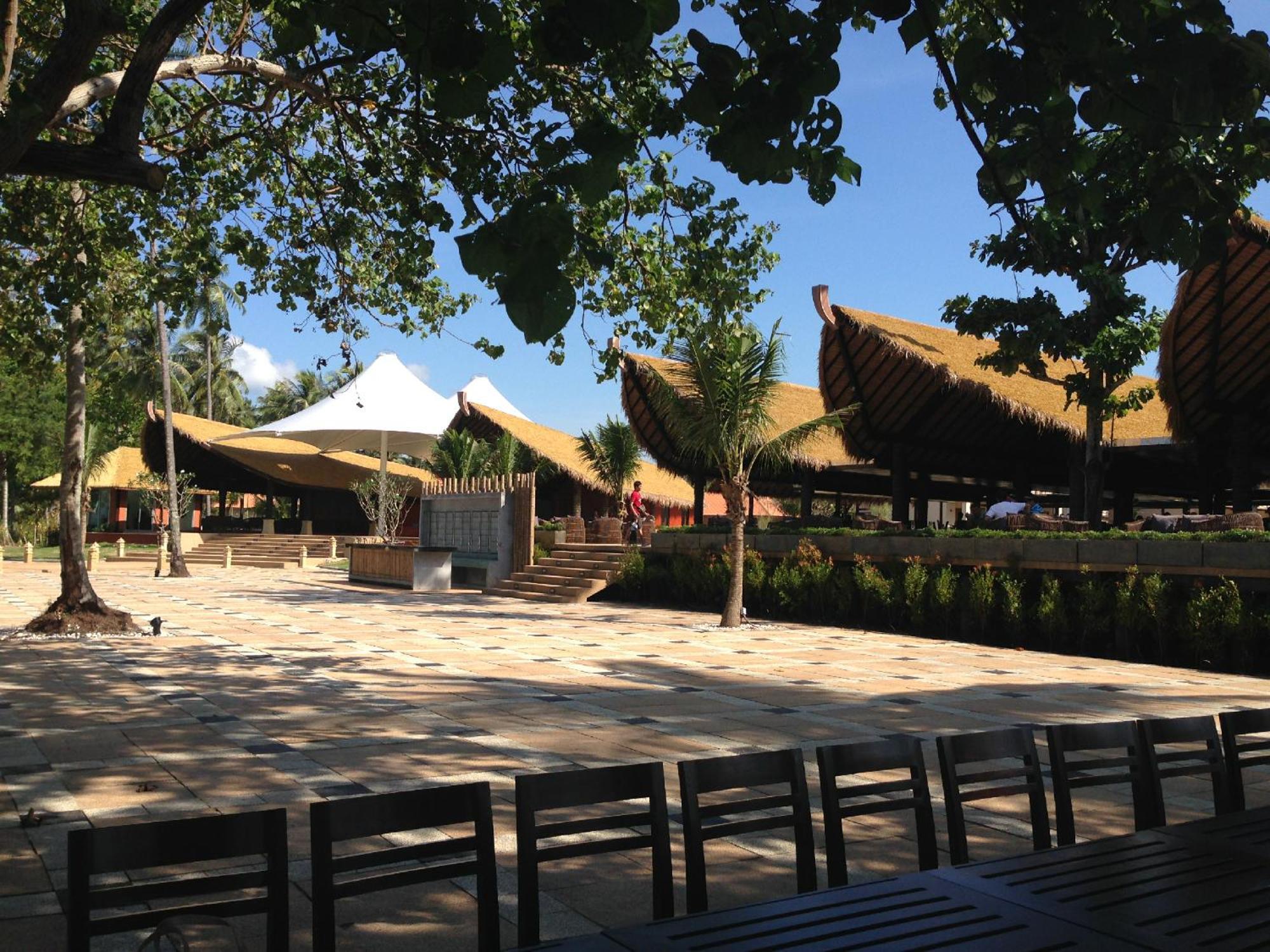 Blue Bay Resort - Access To Pool And Beach-Phuket & Krabi Ko Yao Exterior foto The main square of the resort