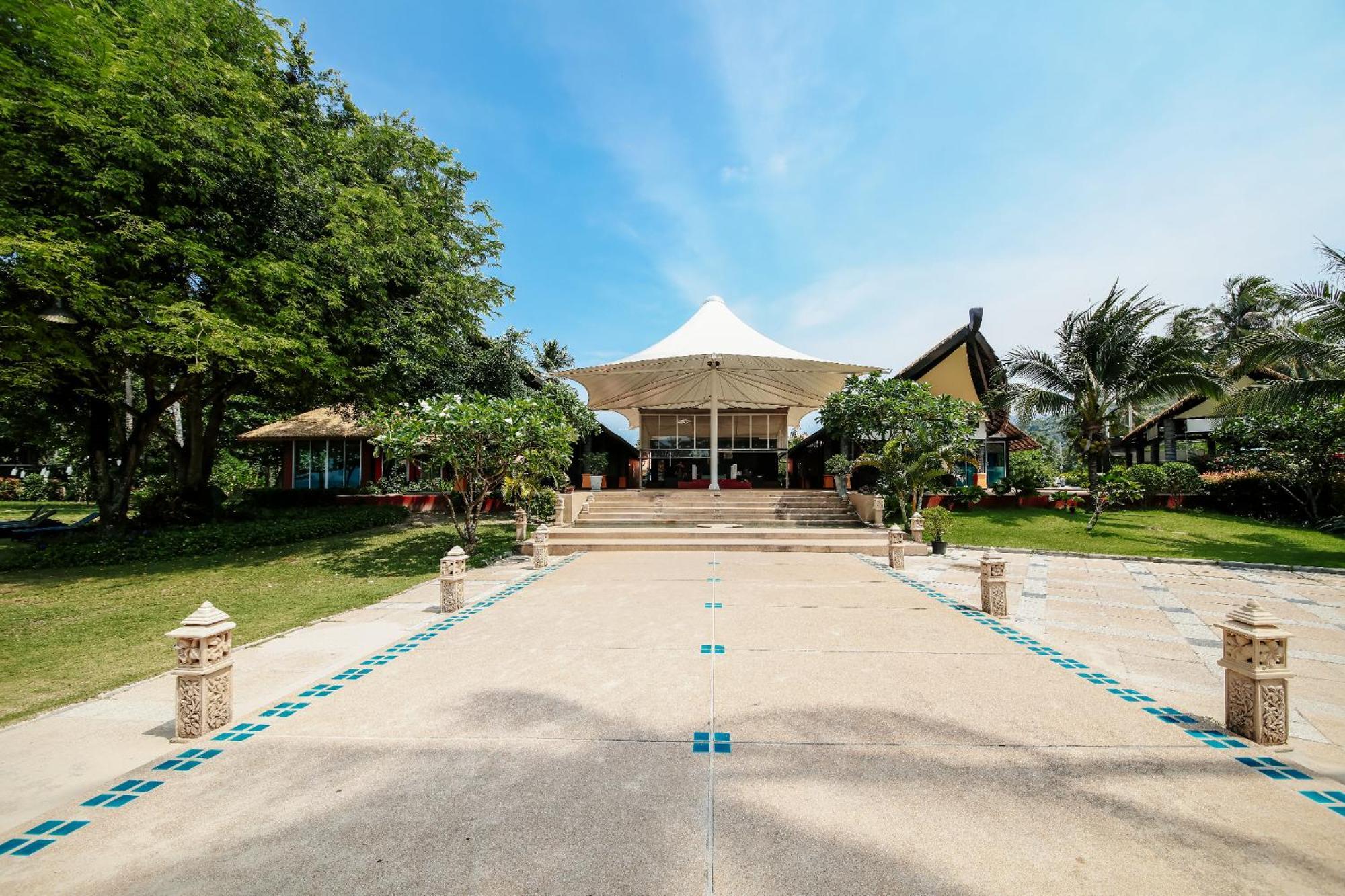 Blue Bay Resort - Access To Pool And Beach-Phuket & Krabi Ko Yao Exterior foto The main entrance of the resort