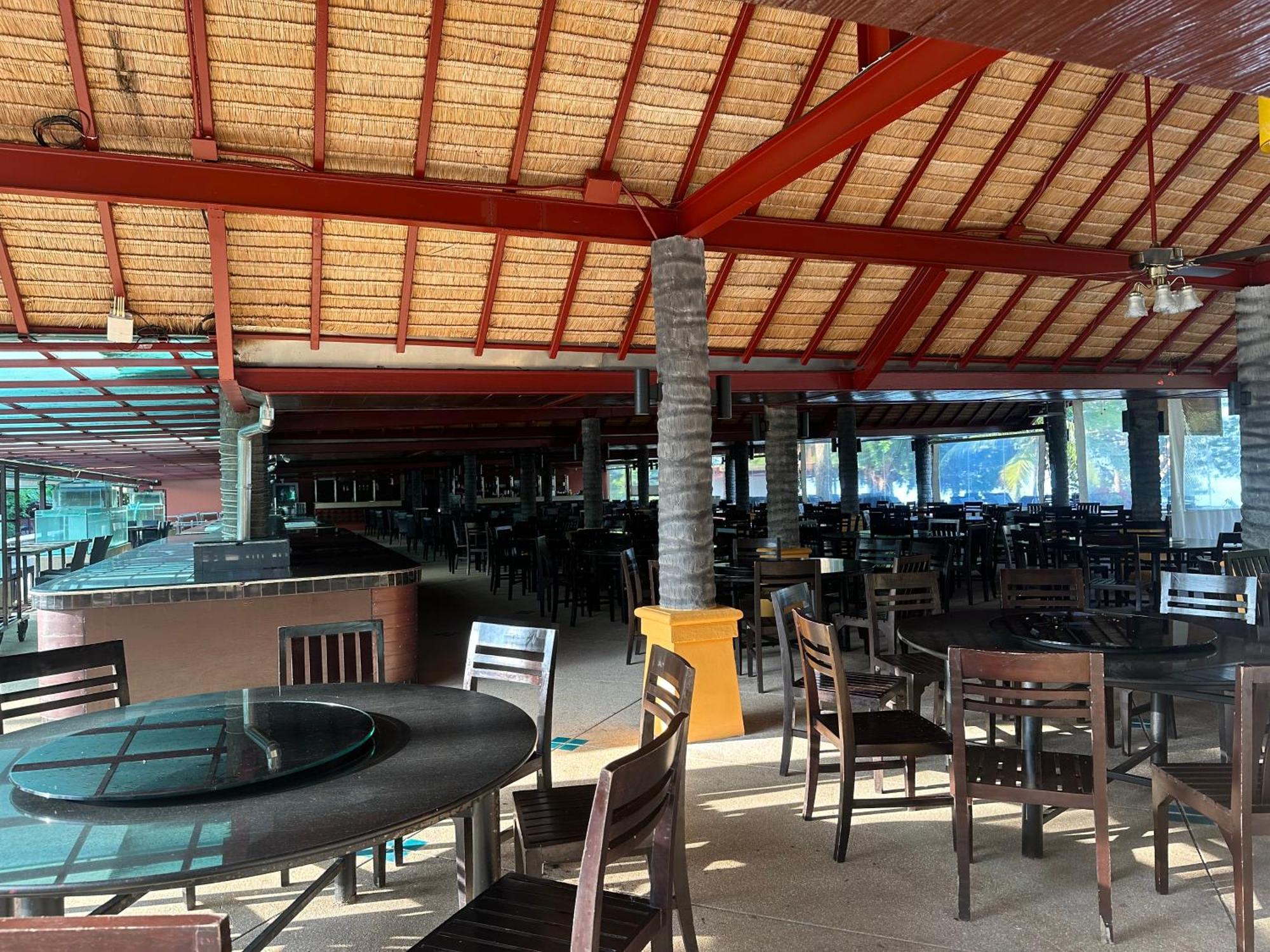 Blue Bay Resort - Access To Pool And Beach-Phuket & Krabi Ko Yao Exterior foto The interior of the restaurant