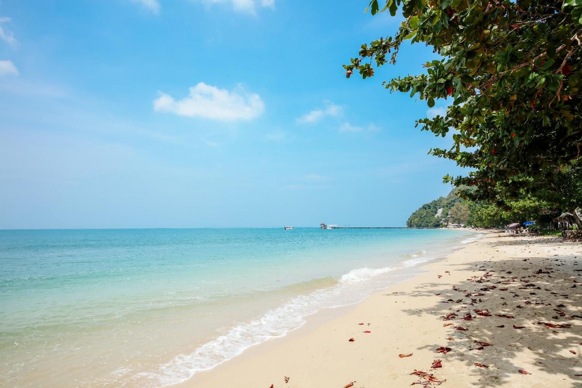 Blue Bay Resort - Access To Pool And Beach-Phuket & Krabi Ko Yao Exterior foto Beach in Phuket