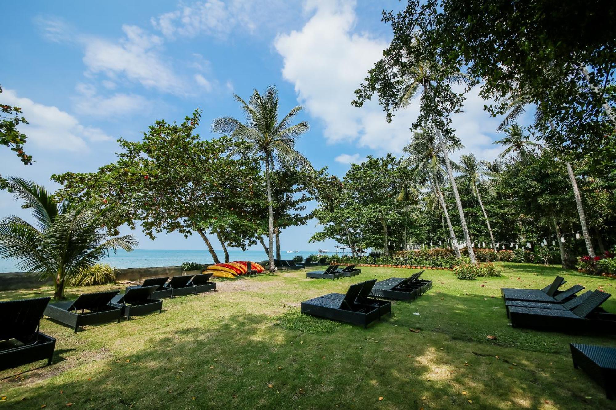 Blue Bay Resort - Access To Pool And Beach-Phuket & Krabi Ko Yao Exterior foto The beach at the resort