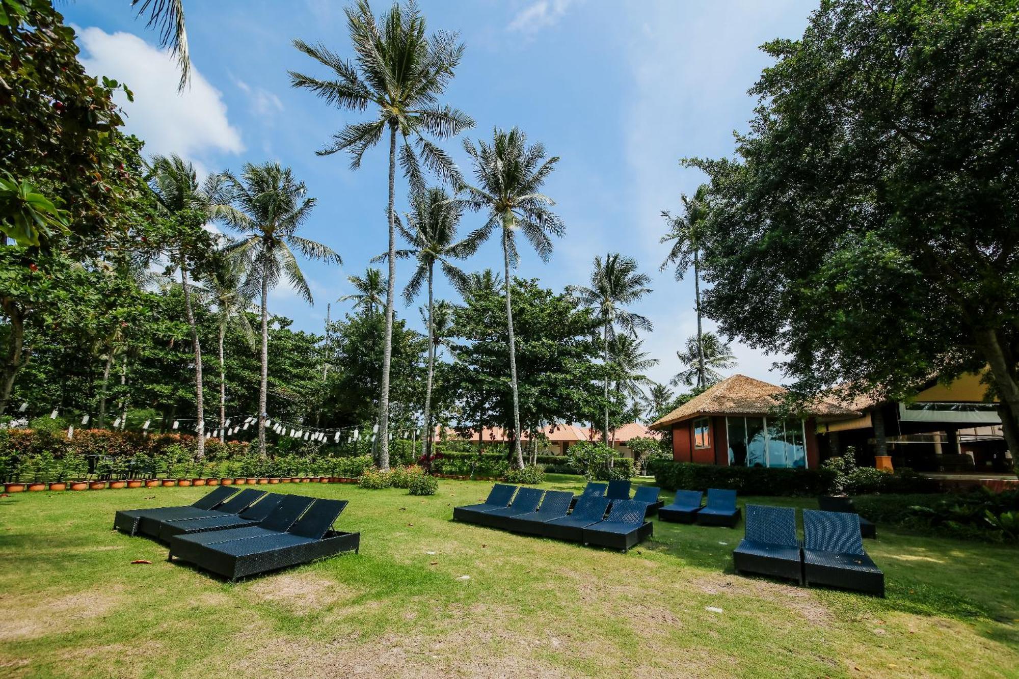 Blue Bay Resort - Access To Pool And Beach-Phuket & Krabi Ko Yao Exterior foto The garden of the resort