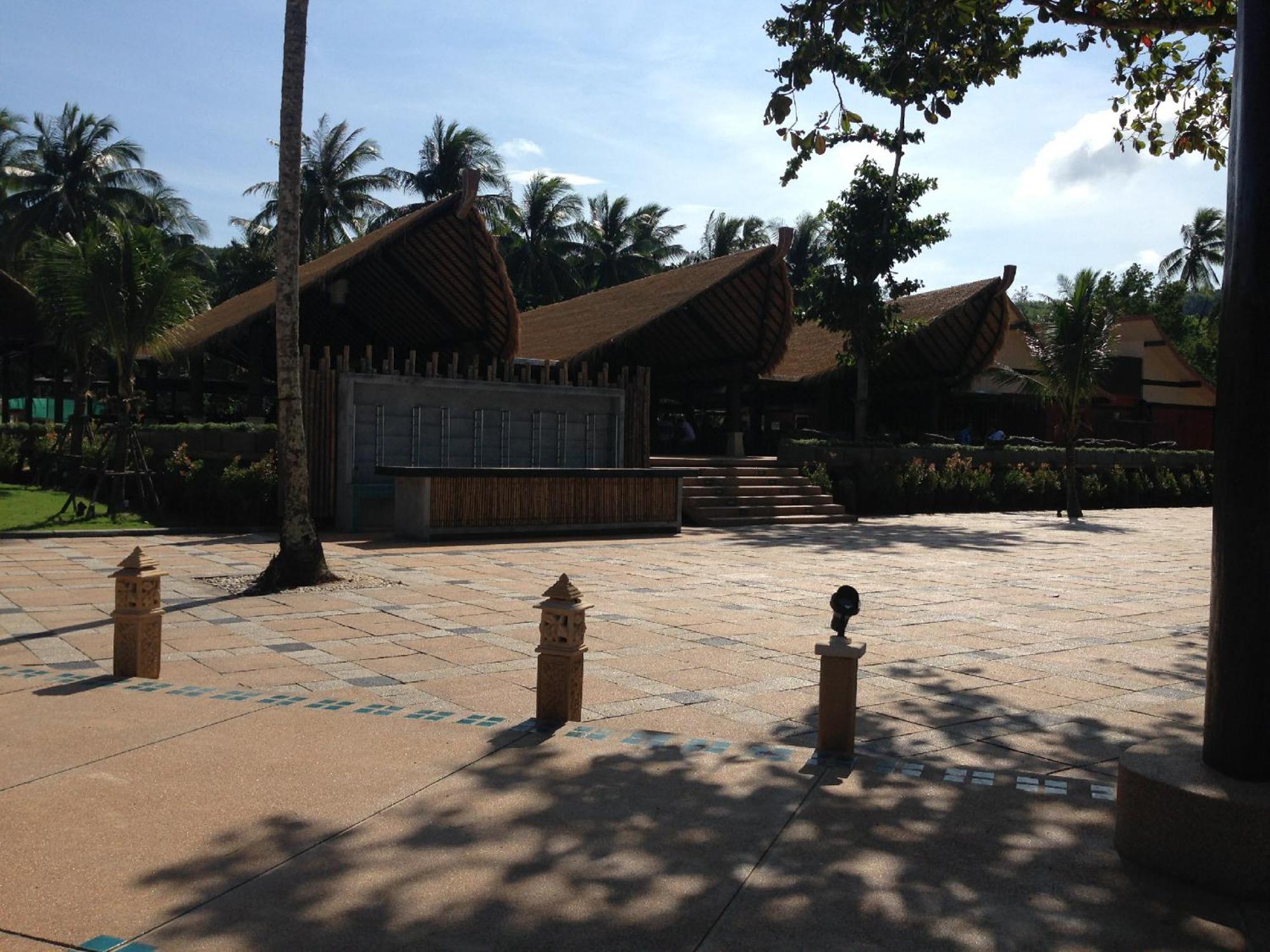 Blue Bay Resort - Access To Pool And Beach-Phuket & Krabi Ko Yao Exterior foto The stage of the resort's theatre