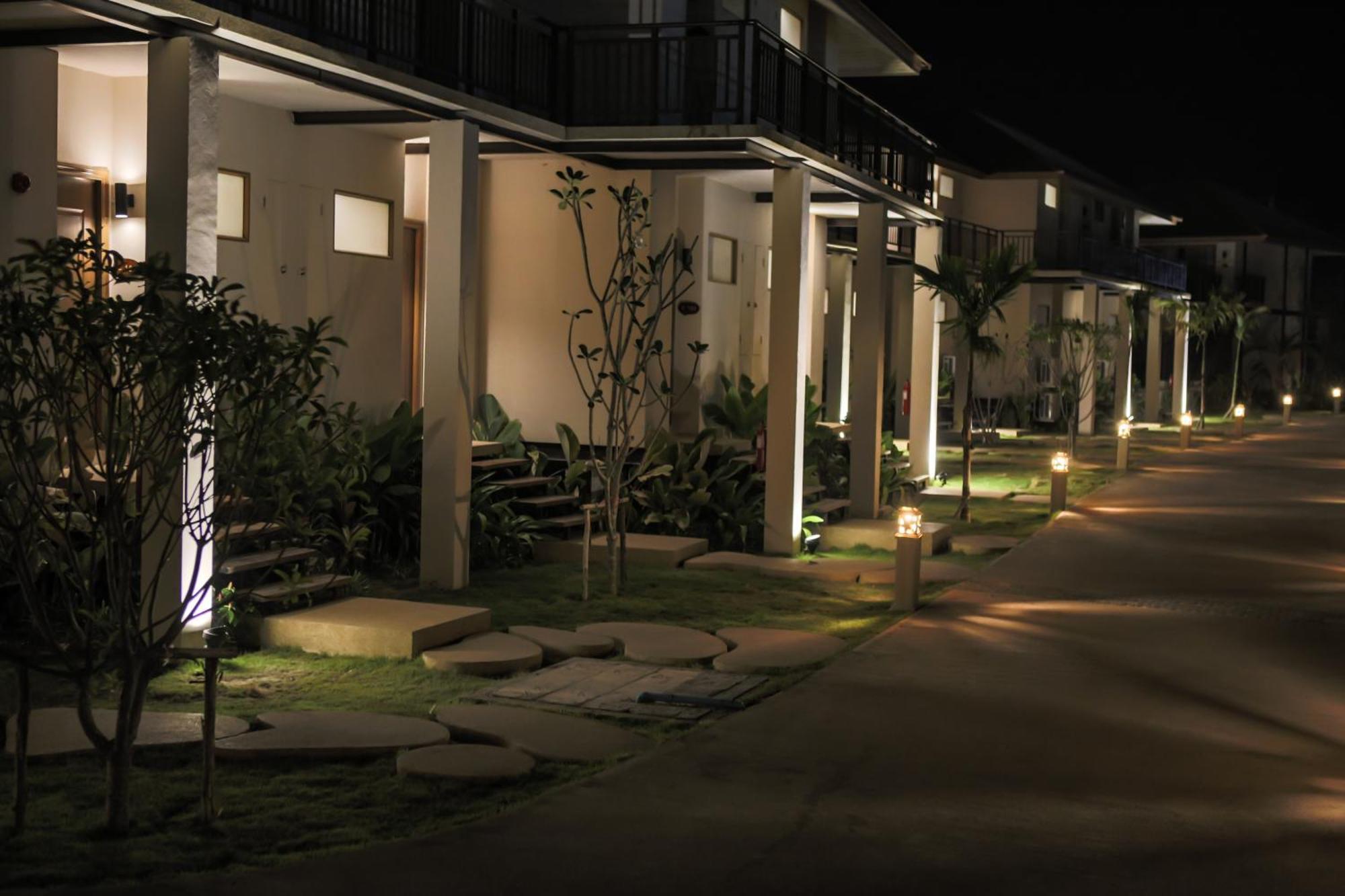 Blue Bay Resort - Access To Pool And Beach-Phuket & Krabi Ko Yao Exterior foto Residential area