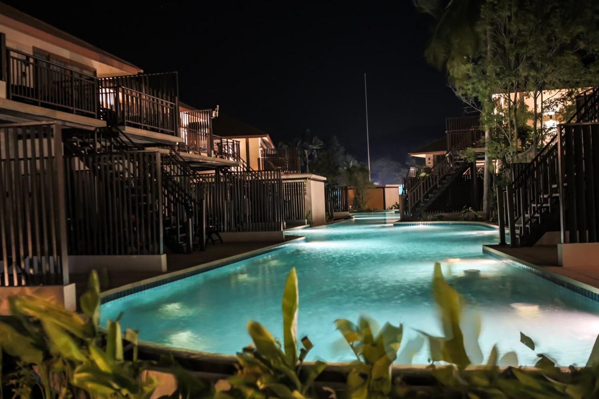 Blue Bay Resort - Access To Pool And Beach-Phuket & Krabi Ko Yao Exterior foto The swimming pool at the resort
