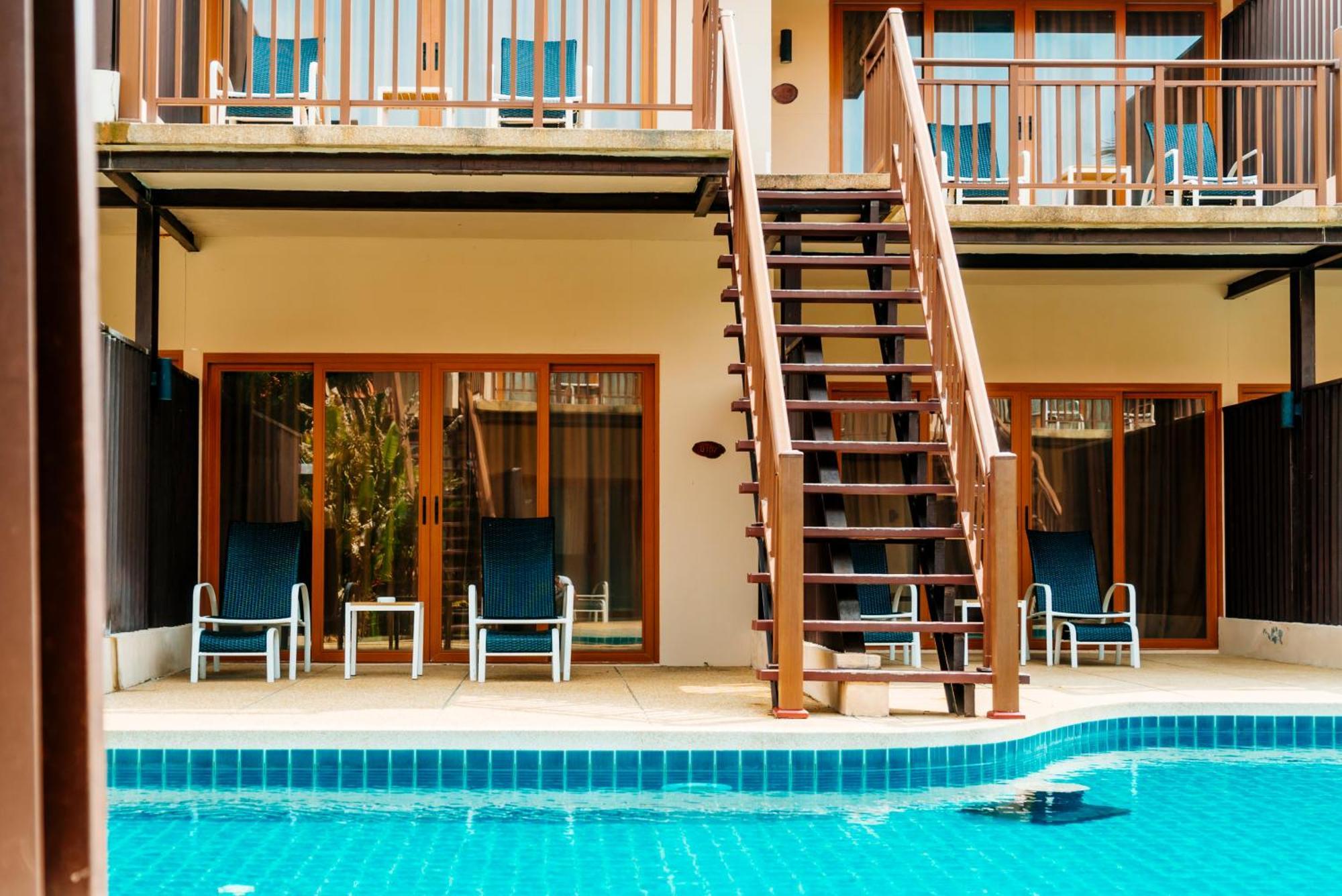 Blue Bay Resort - Access To Pool And Beach-Phuket & Krabi Ko Yao Exterior foto A pool at a hotel
