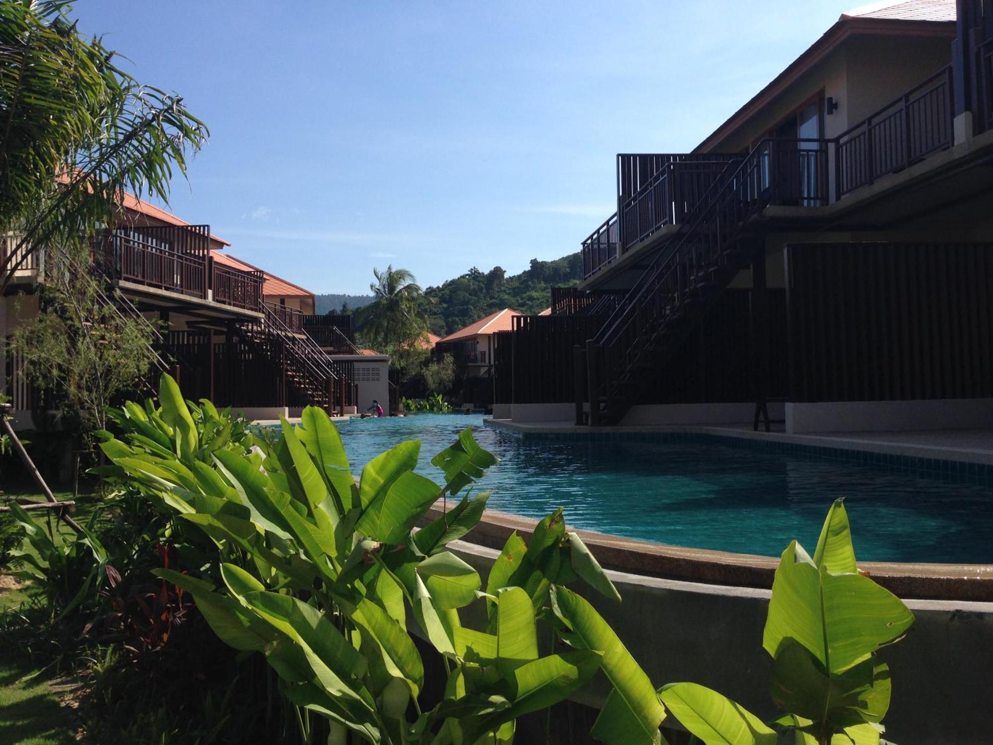 Blue Bay Resort - Access To Pool And Beach-Phuket & Krabi Ko Yao Exterior foto The swimming pool at the resort